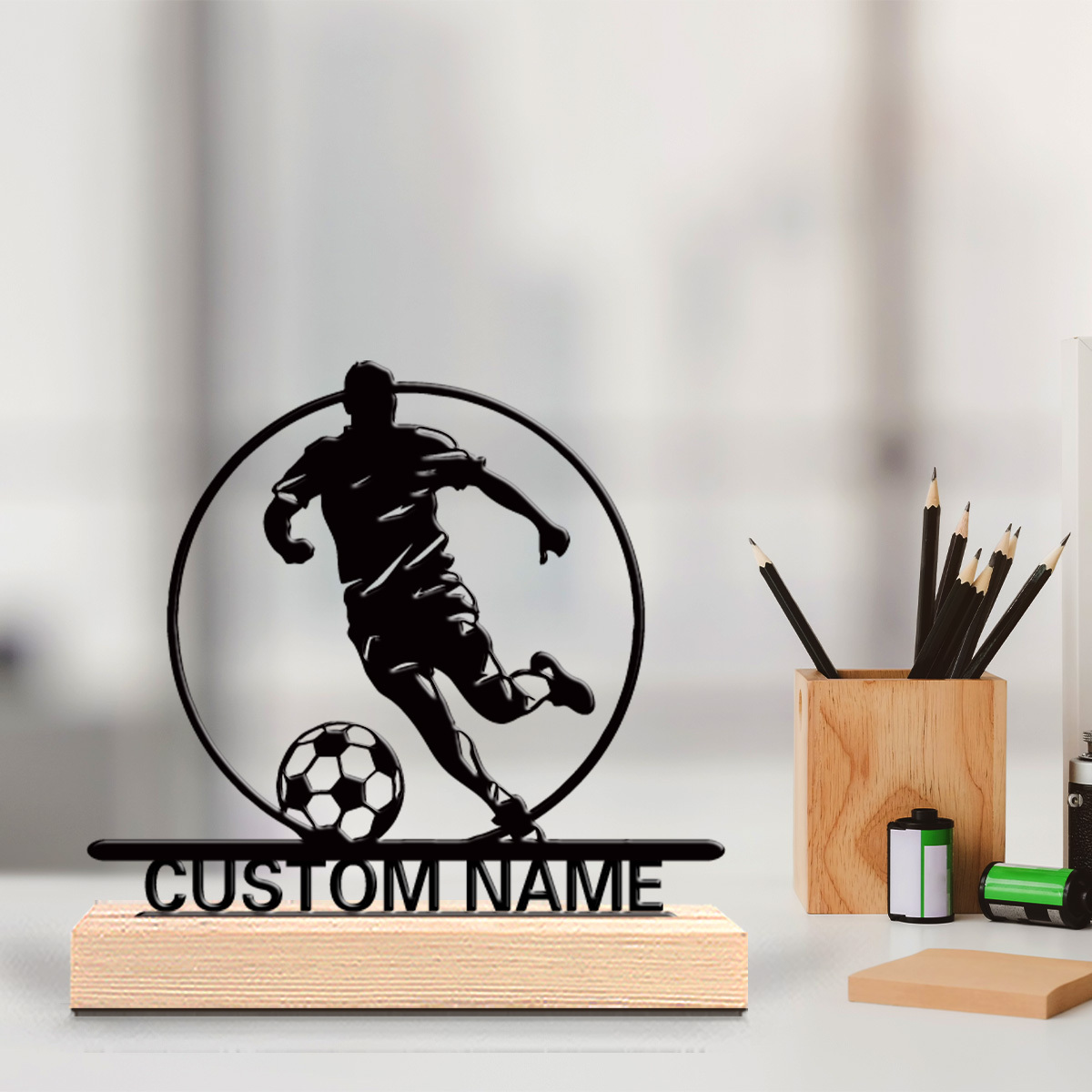 Office Furniture Brands - カスタムサッカー選手メタル像（名前入り）、木製台座付きテーブルデコレーション、サッカーファンへのギフト、誕生日/祝日/自宅/オフィス装飾