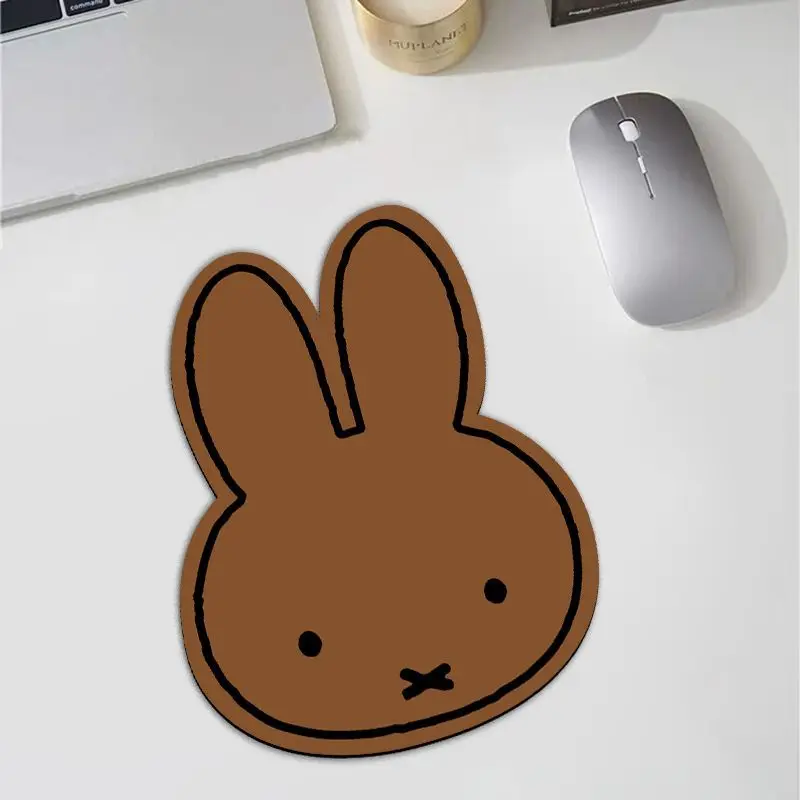 かわいいミッフィーのウサギ型マウスパッド、おしゃれなオフィス - Office Furniture Brands のレビューと価格